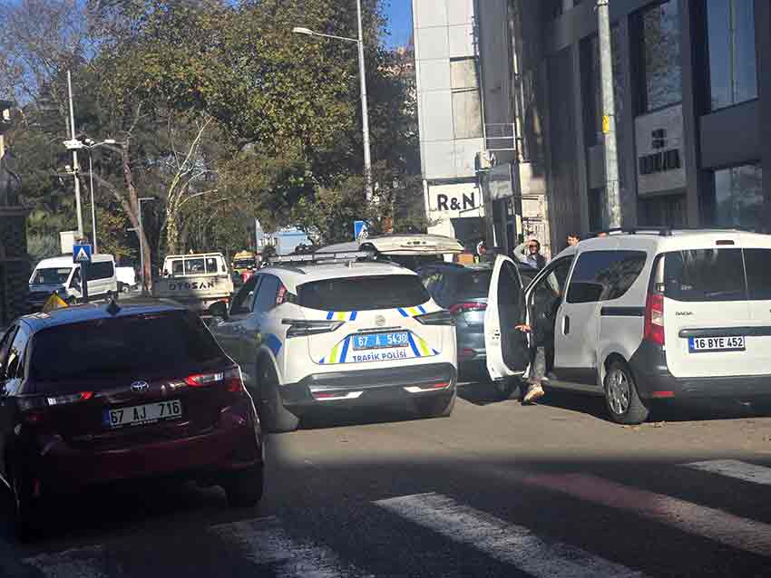 0028Cf23 3752 4098 802C 17Fa3Cda75Db