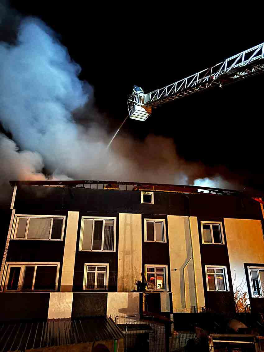 598298478 122156091344736509 3789935734496781641 N