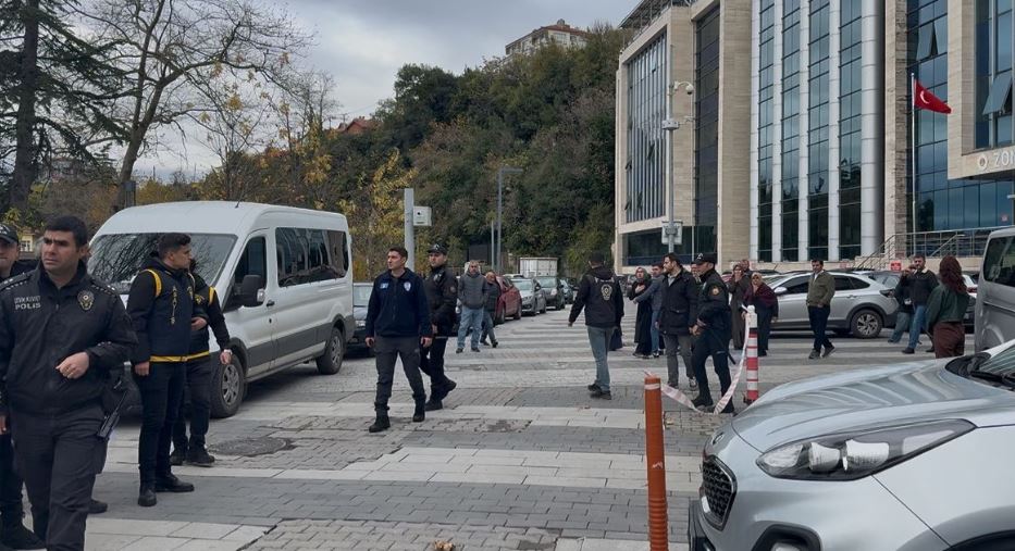 Adliye Önünde Gerginlik 2