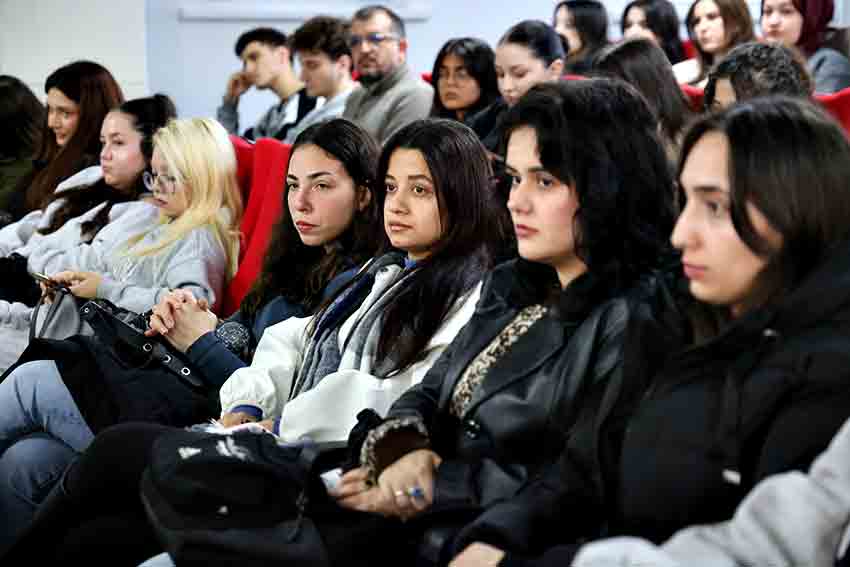 B E U N’da Dede Korkut Konferansı (4)