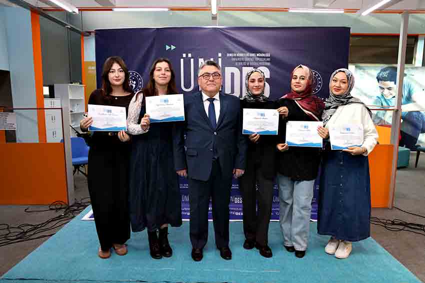Beun Öğrenci Toplulukları Üni̇des Başarısını Sertifikayla Taçlandırdı (1)