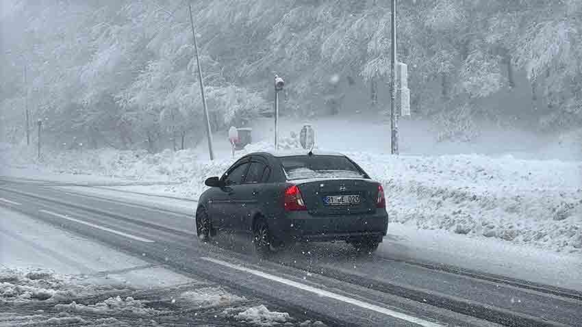 Bolu Dağı’nda Kar Yağışı Yeniden Etkisini Gösterdi (3)