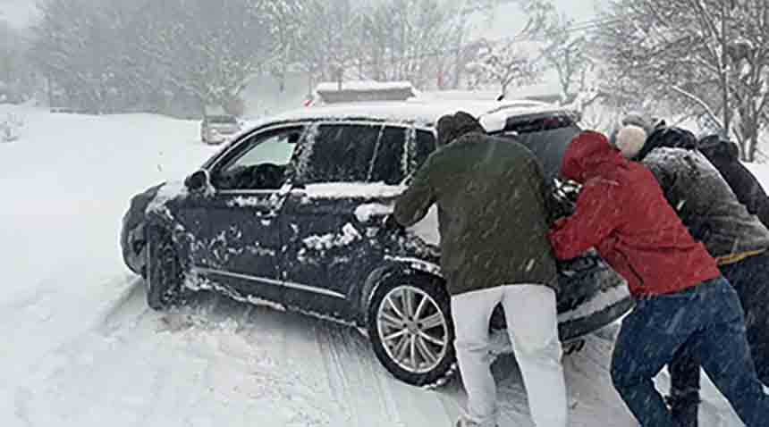 Karabük Bartin Yolunda Kar Kalinliği (6)