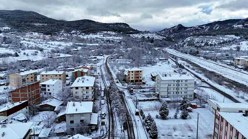 Kartpostallık Kar Manzaralarıyla Göz Kamaştırdı (1)