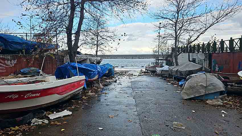 Kozlu Limanı Fırtına Sonrası Çöplerle Doldu (1)