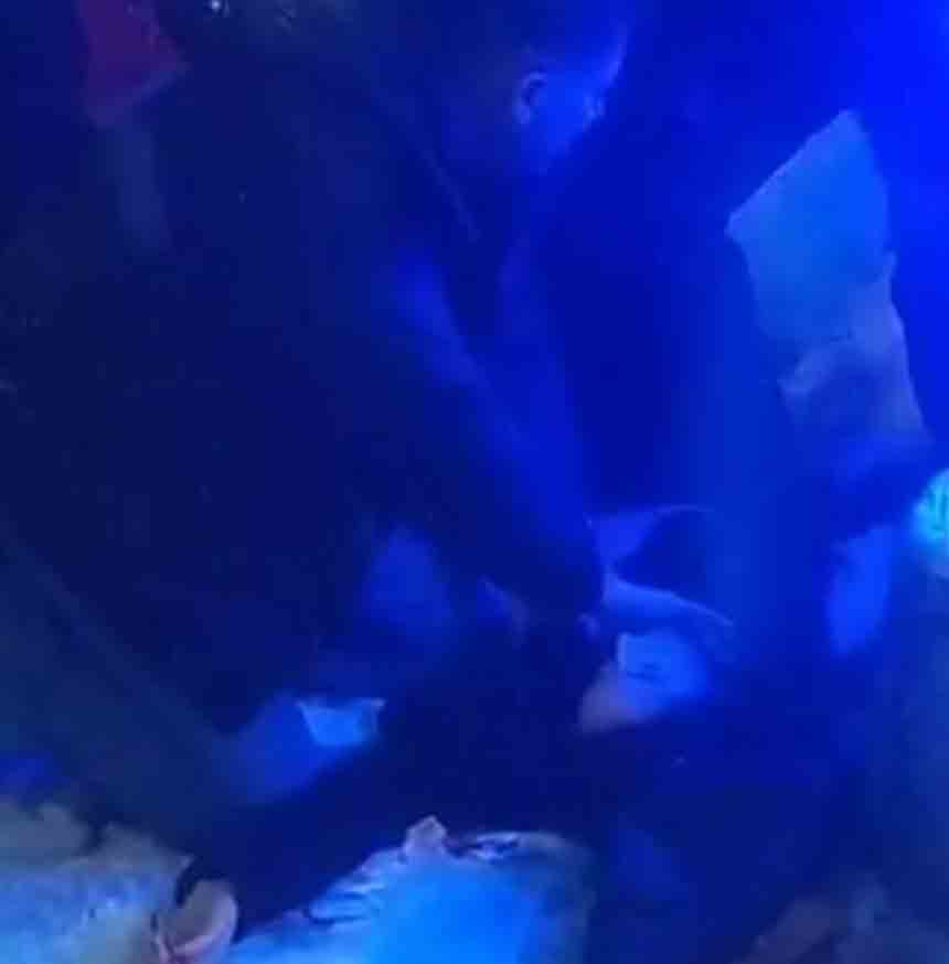 Üç Kızın Bıçaklı Kavgası (1)