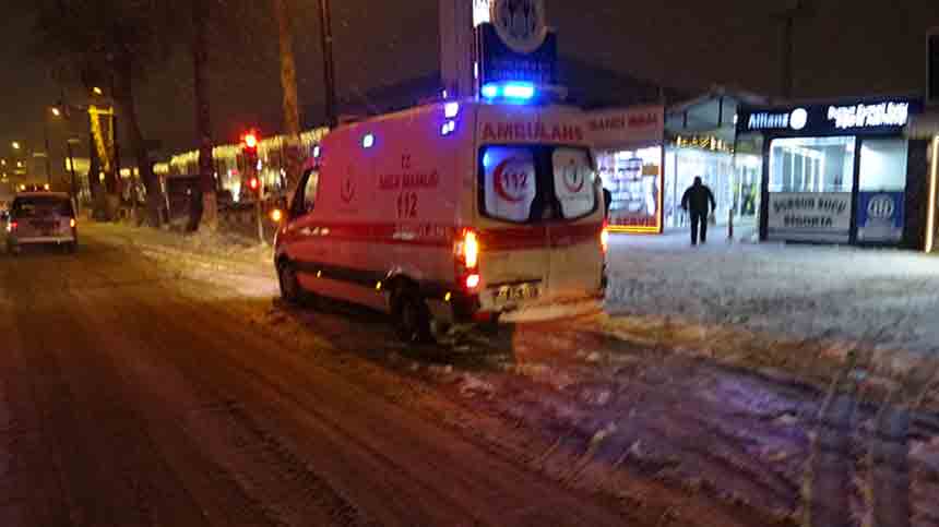 Üç Kızın Bıçaklı Kavgası (5)