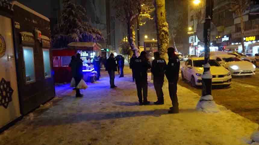 Üç Kızın Bıçaklı Kavgası (7)