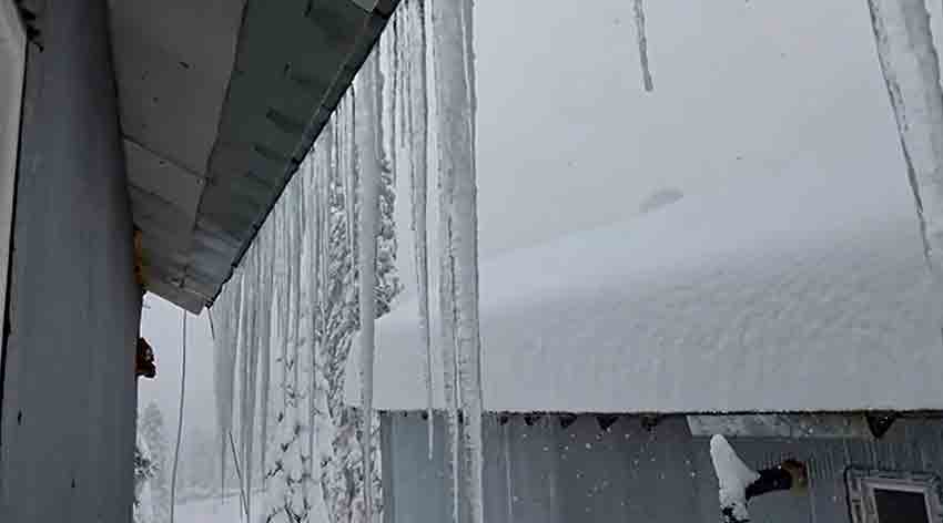 Y Ü K S E K K E S İ M L E R D E K A R K A L I N L I Ğ I 1,5 M E T R E Y İ B U L D U (1)