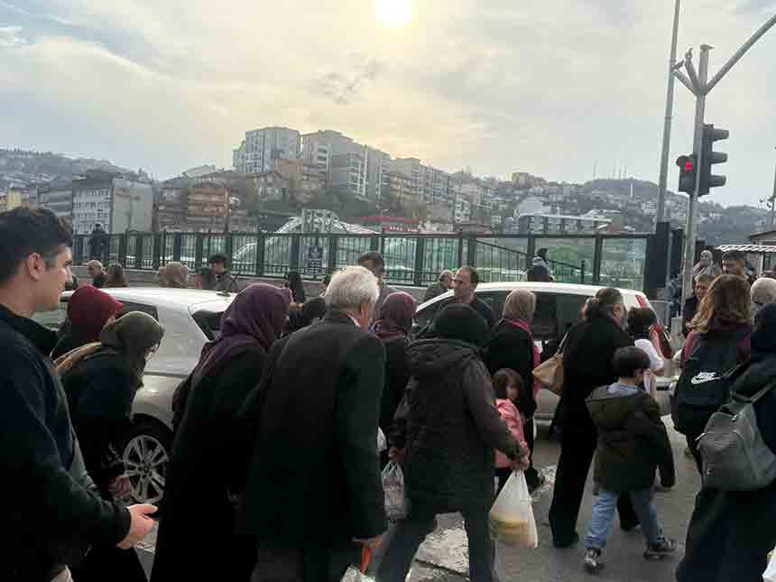 Yayalar Sürücülere Zor Anlar Yaşattı (2)