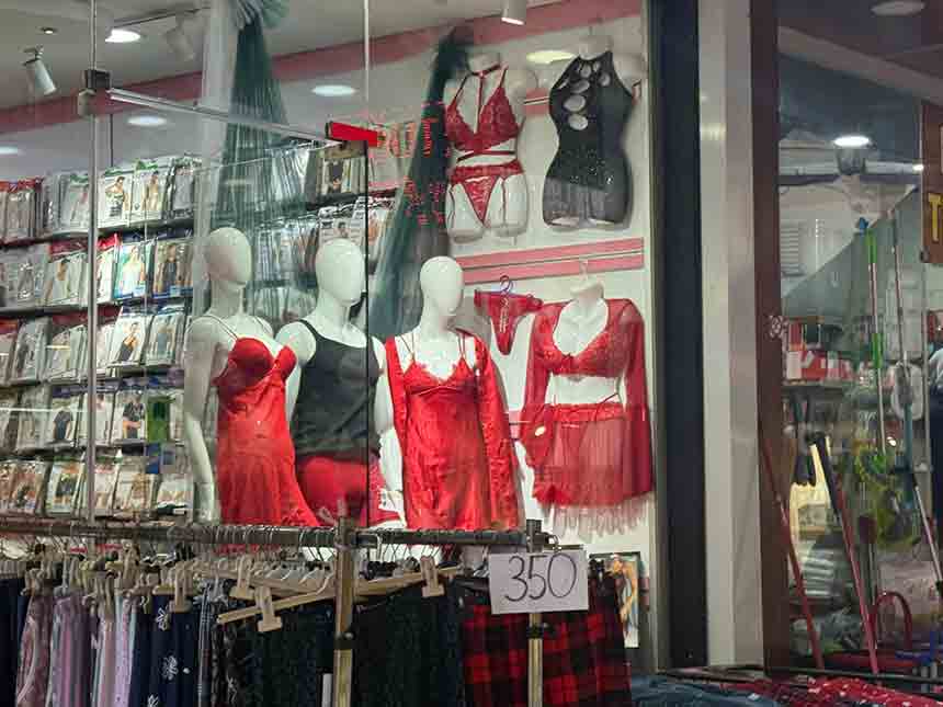 Yılbaşına Özel Kırmızı Iç Çamaşırları (3)