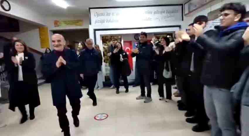 40 Yılın Ardından Öğrencilerine Alkışlarla Veda Etti (1)