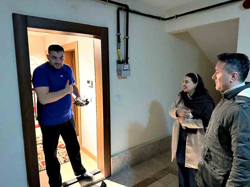 A K Parti Merkez İlçe Baştarla T O K İ’de Vatandaşlara Ikramda Bulundu (2)