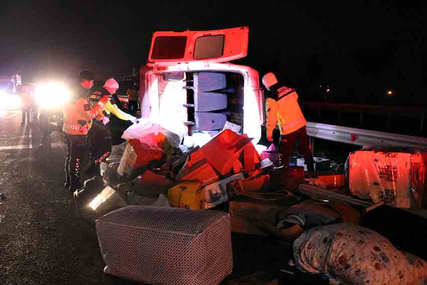 Anadolu Otoyolu’nda Feci Kaza 1 Ölü, 3 Yaralı (3)