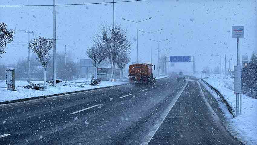 Bolu'da Kar Yağışı Etkili Oluyor (2)