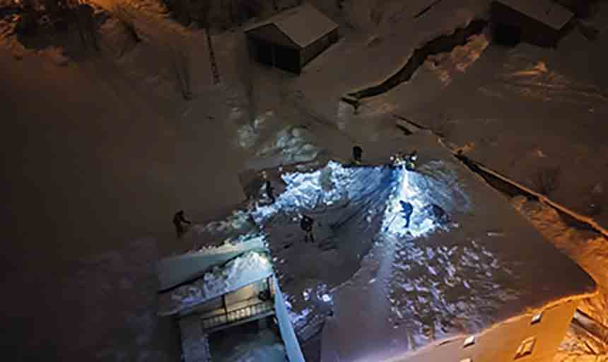 Cami̇ni̇n Çatisi Çöktü (1)