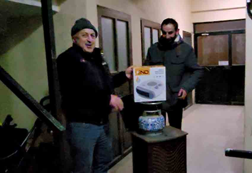 Doğalgaz Krizi Yeni Doğan Bebekle Soğukta Kaldılar! (1)