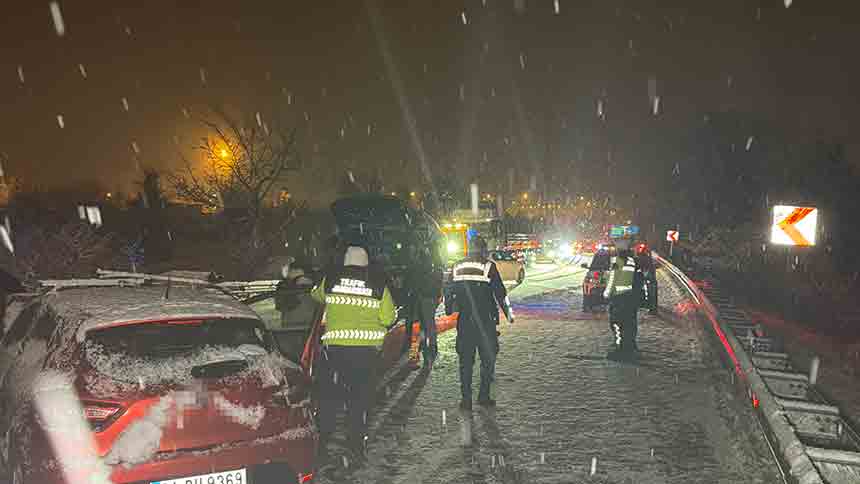 Düzcede Feci̇ Kaza Pazar (7)