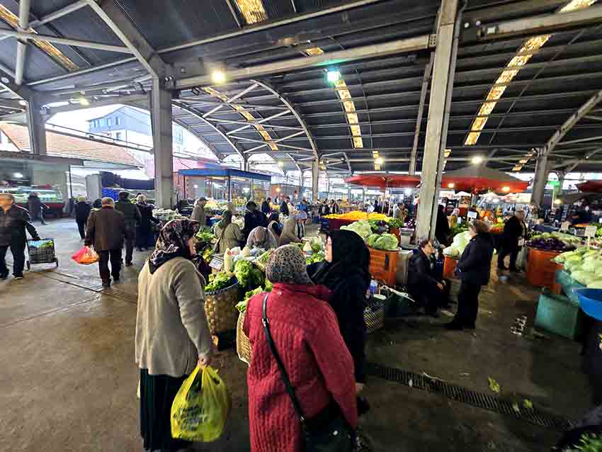 Halk Pazarında Durgunluk Fiyatlar Cep Yakıyor (2)