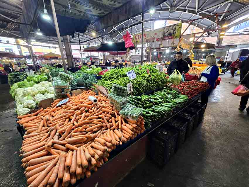 Halk Pazarında Durgunluk Fiyatlar Cep Yakıyor11