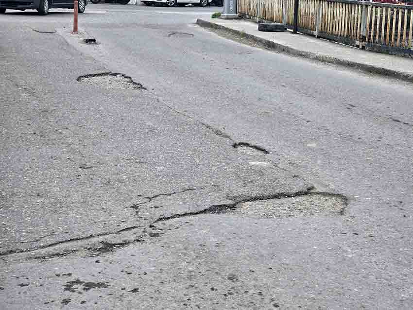 K E N T T E Y O L S O R U N U G İ D E R E K B Ü Y Ü Y O R (3)