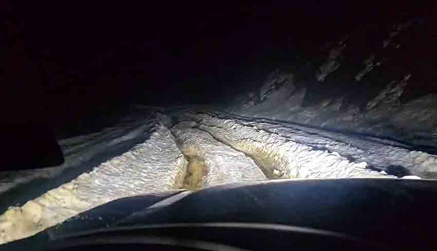 Kara Saplanan Jandarma Ve Aileyi Off Road Başkanı Kurtardı (2)