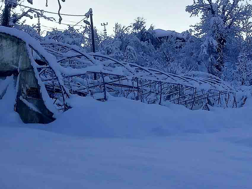 Köylerde Kar Kalınlığı 1.5 Metreyi Aştı (1)