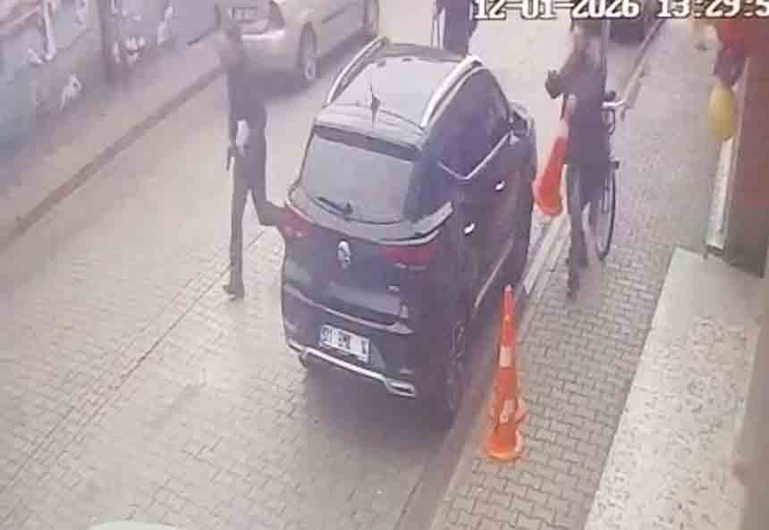 O K U L Ö N Ü N D E Ö Ğ R E T M E N E S A L D I R I (5)