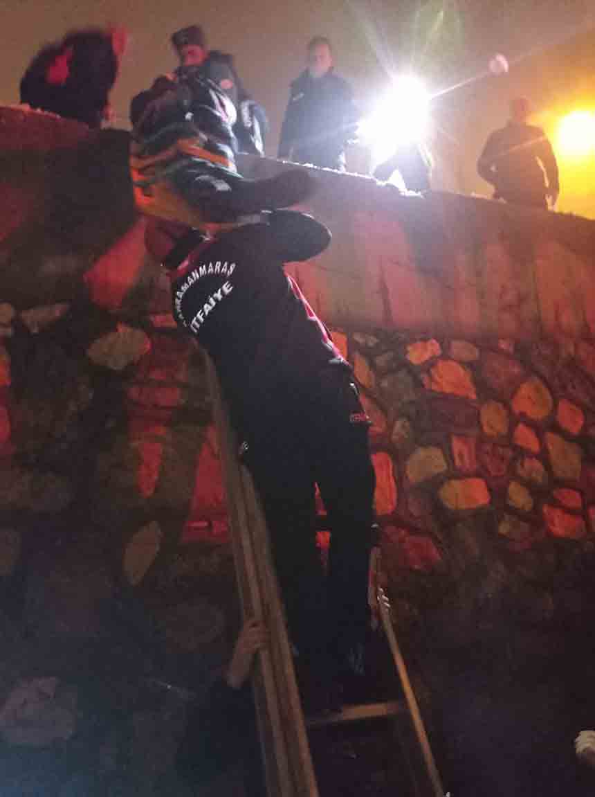 O T O M O B İ L K Ö P R Ü D E N U Ç T U Y A R A L I L A R V A R (2)