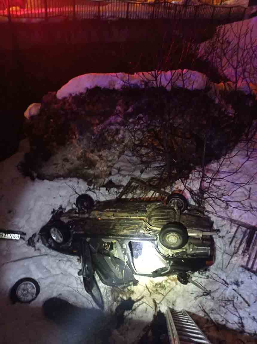 O T O M O B İ L K Ö P R Ü D E N U Ç T U Y A R A L I L A R V A R (3)