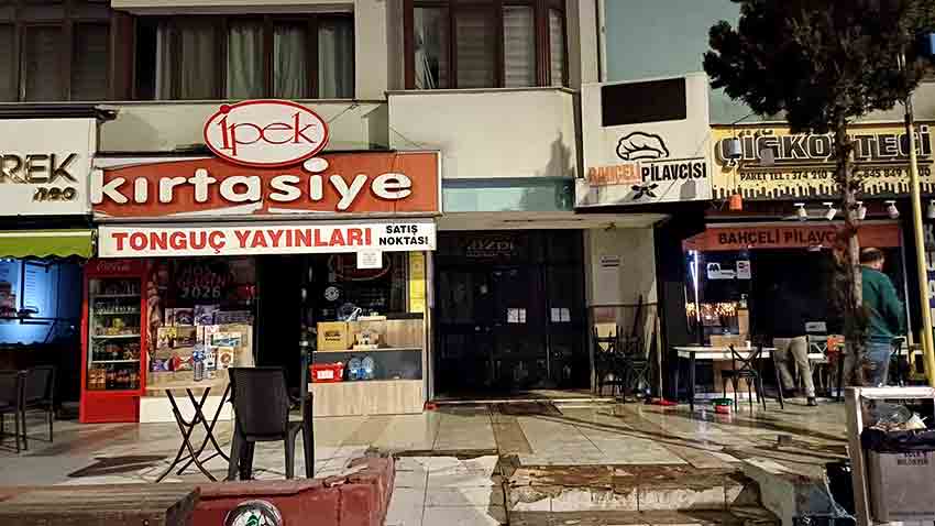 Su Sızıntısı Dükkanları Felç Etti! 6 Iş Yeri Kullanılamaz Hale Geldi (4)