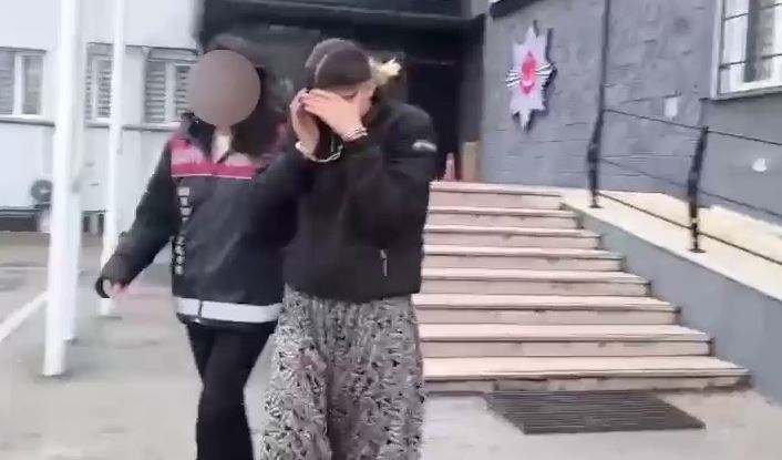 Suç Maki̇nasi Baza Altinda