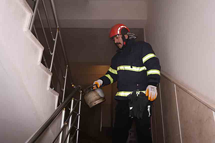 Tehli̇keli̇ Deneme (1)