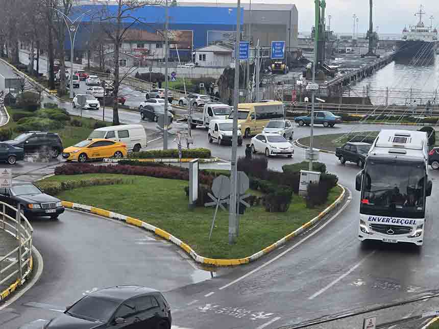 Üst Geçidi Kullanmayan Yayalara Ceza (1)