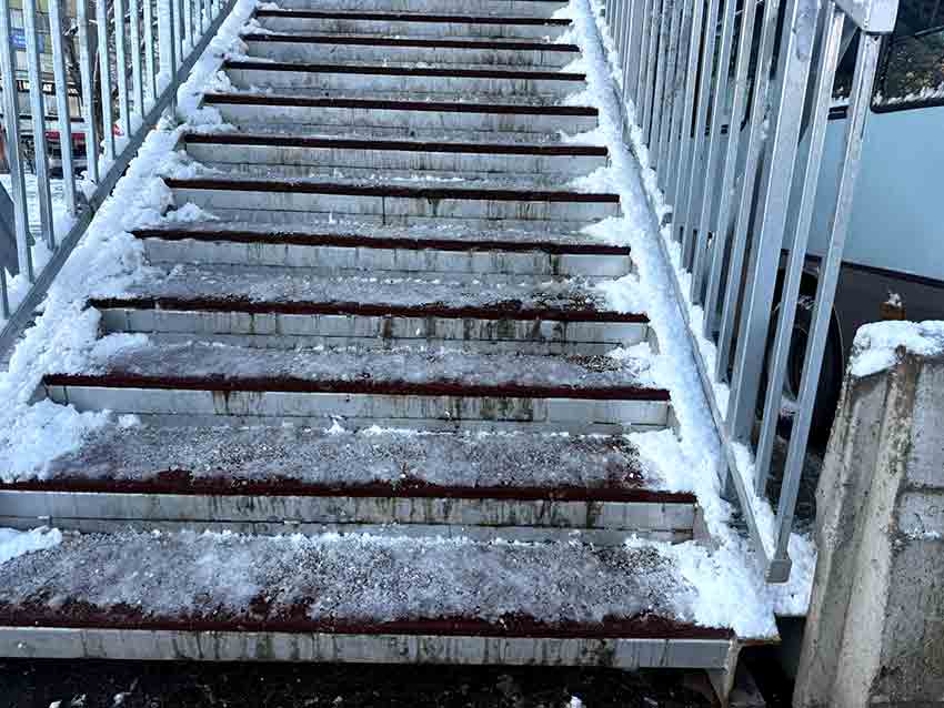 Üst Geçi̇t Buz Pi̇sti̇ne Döndü1 (1)