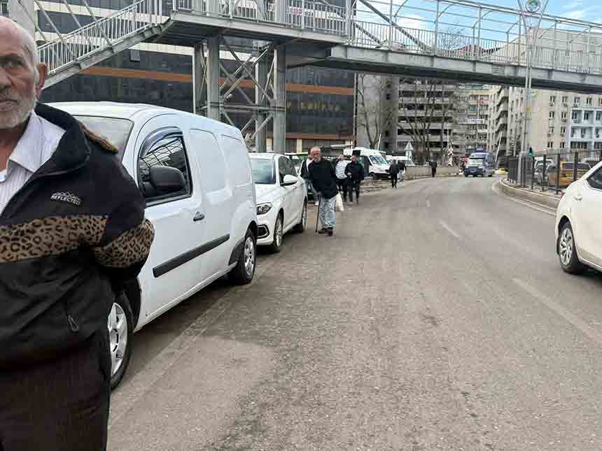 Üst Geçit Var Kaldırım Yok (3)