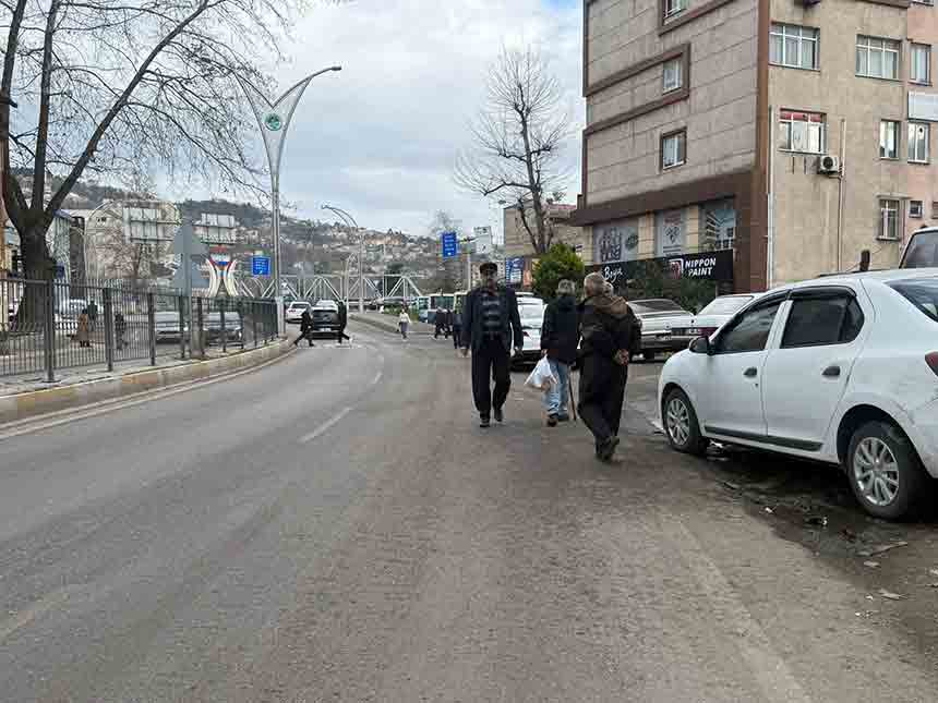 Üst Geçit Var Kaldırım Yok (5)