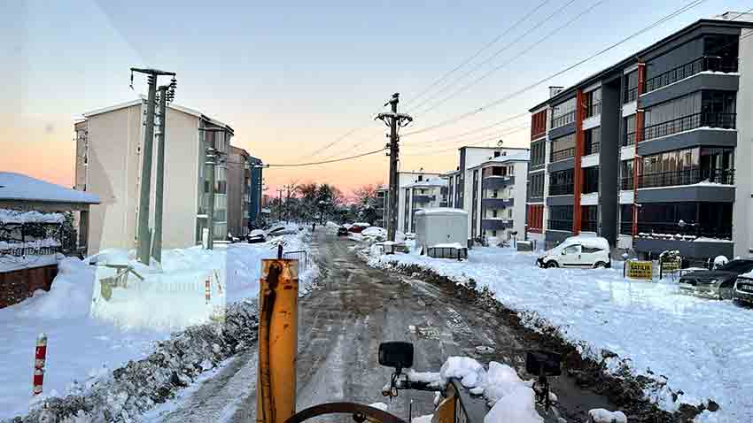 Y O L L A R V E K A L D I R I M L A R K A R D A N T E M İ Z L E N İ Y O R1 (3)