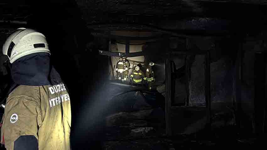 Yangında Küle Dönen Fabrikanın Içinden Görüntüler! (3)