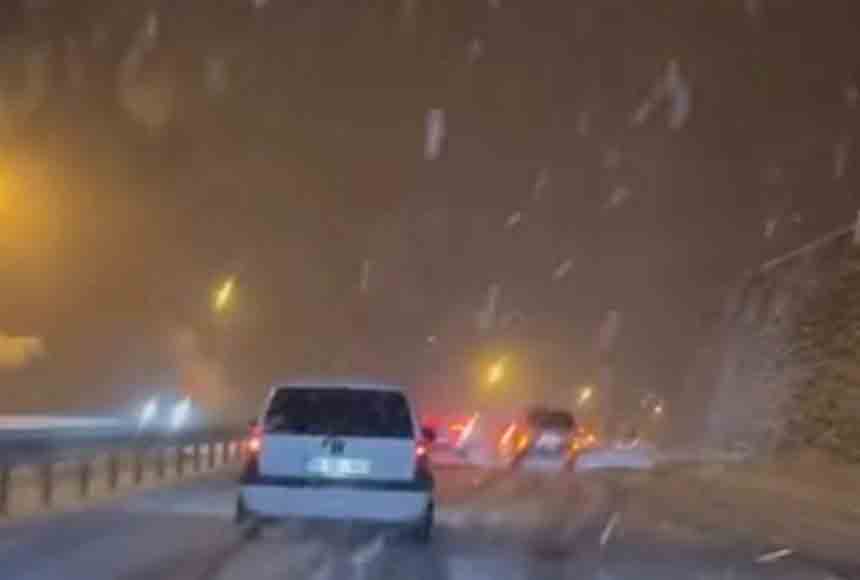 Zonguldak Yeni̇ Yila Karla Gi̇rdi̇ (3)