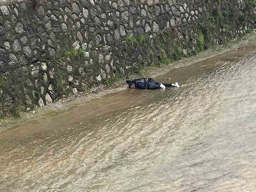 D E R E Y E D Ü Ş E N A D A M I N K A L B İ D U R D U (3)