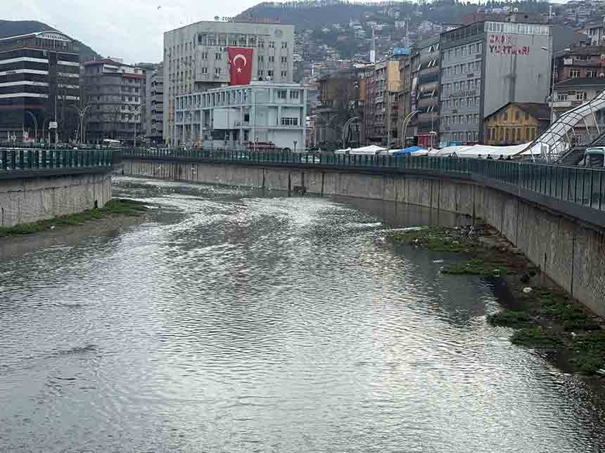 Dere Ki̇rli̇li̇ği̇ Tepki̇ Çekti̇ (4)