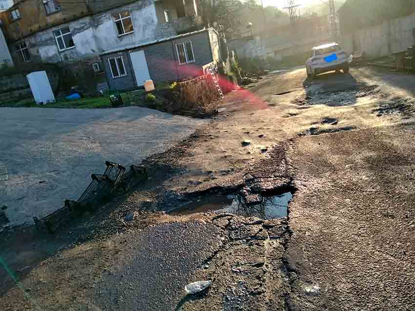 K A R A E L M A S K Ö P R Ü L Ü K A V Ş A K A L T I N D A Y O L T E P K İ S İ1