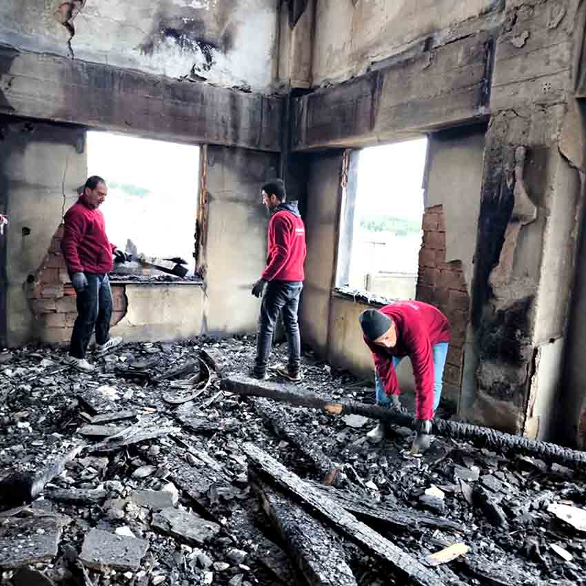 Mengen’de Camide Yangın Enkaz Kaldırma Çalışmaları Başladı (1)