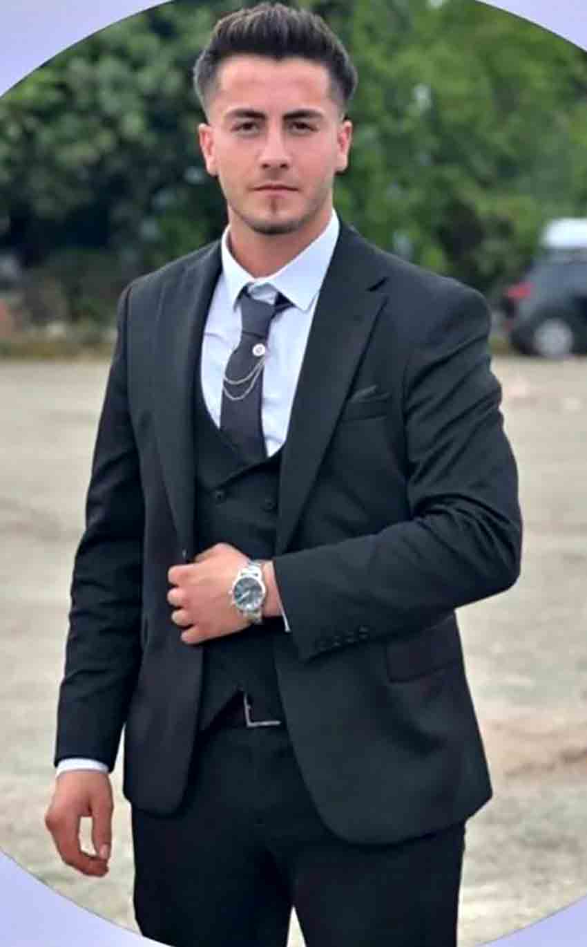 'Oğlum Ölmeyecek' Diye Feryat Eden Baba, Oğlunun Cenazesini Gözyaşları Içinde Aldı (5)