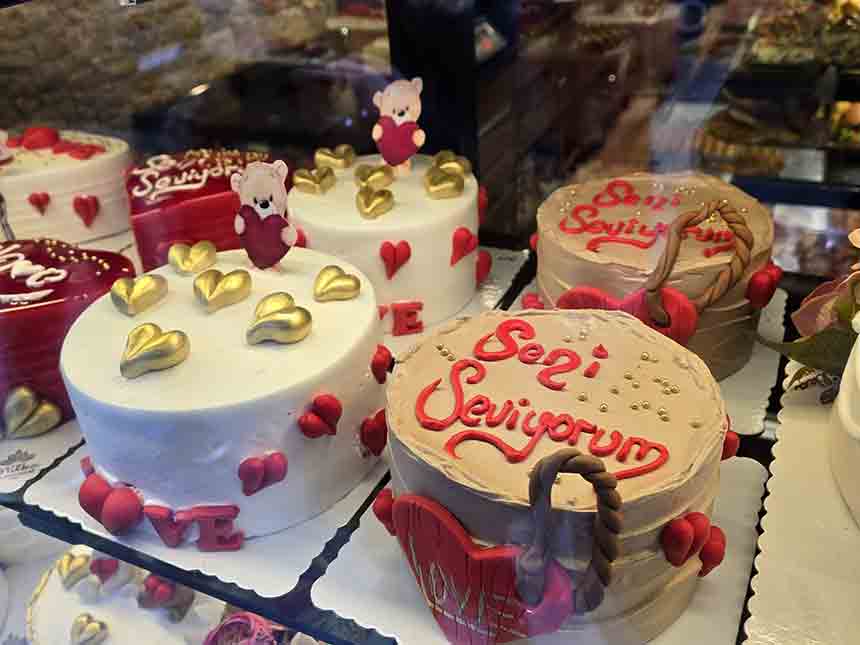 Sevgi̇li̇ler Günü Pastalari (5)