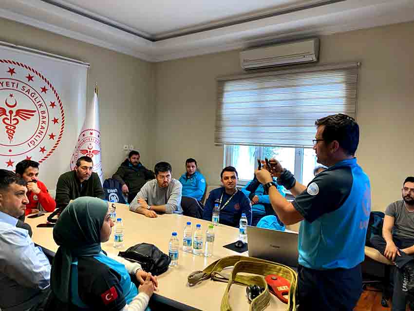 U M K E P E R S O N E L L E R İ N E Z O R L U A R A Z İ E Ğ İ T İ M İ (4)