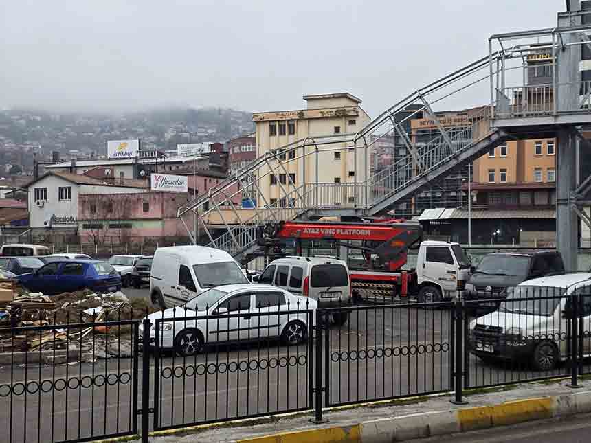 Ü S T G E Ç İ D E G İ D E R K E N T E H L İ K E Y O L C U L U K (1)