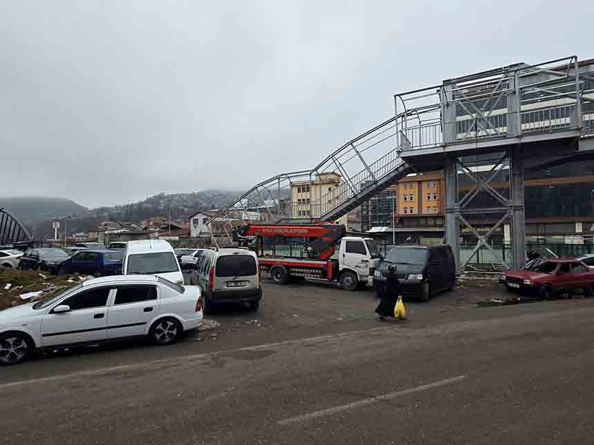 Ü S T G E Ç İ D E G İ D E R K E N T E H L İ K E Y O L C U L U K (4)