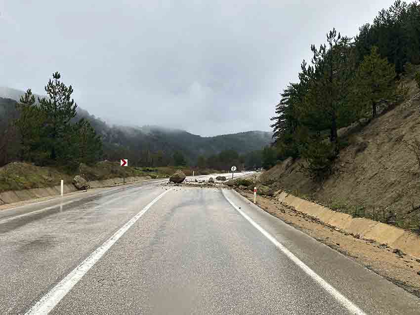 Y A Ğ I Ş S O N R A S I K A Y A L A R Y O L A D Ü Ş T Ü (3)